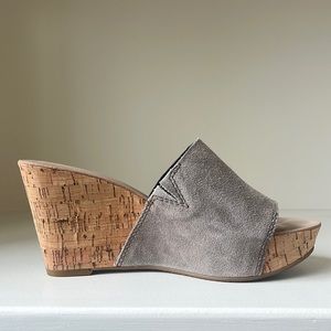 Nine West suede platform slides